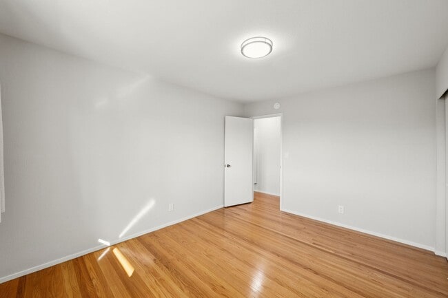Building Photo - 2727 McGee Ave