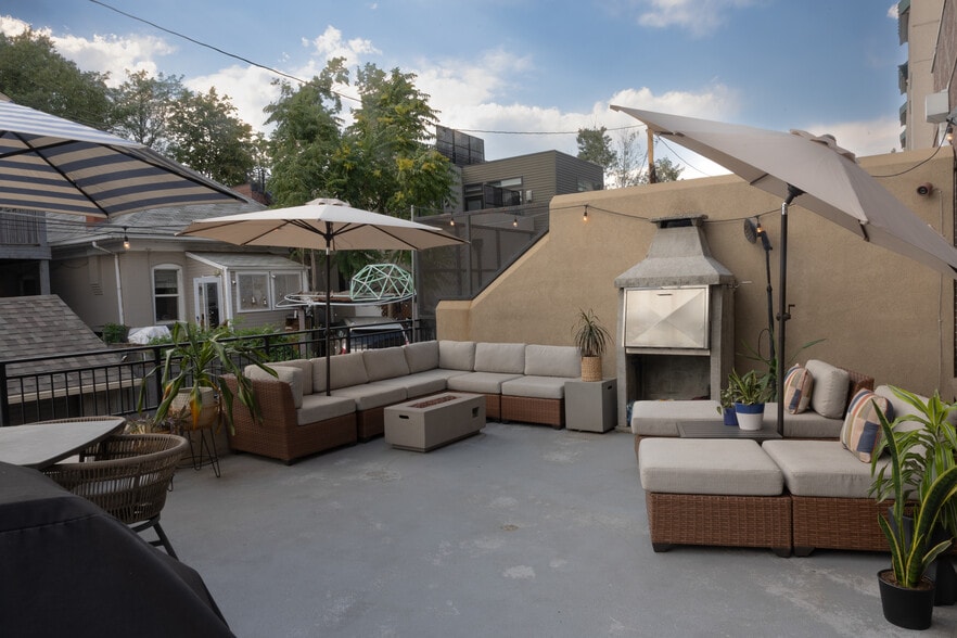 Spacious 400sqft patio area - 1441 Central St