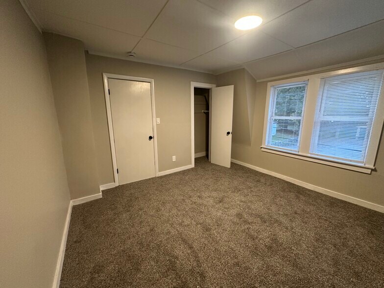 Building Photo - 51 Freeman Ave