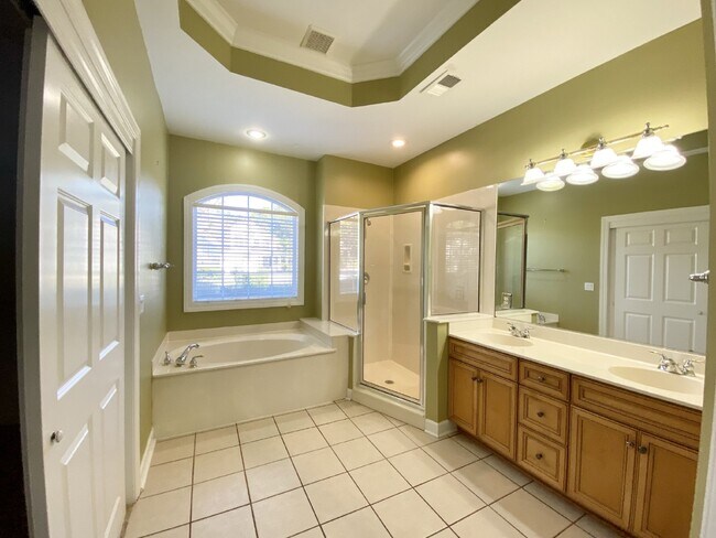 Building Photo - Gorgeous, Island West Home Available  for Rent!