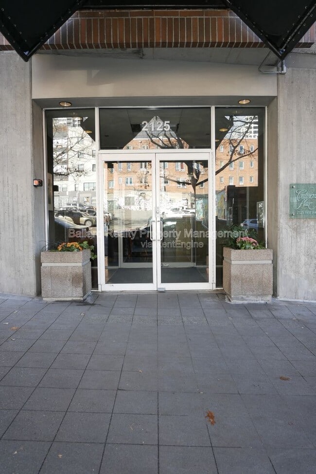 Building Photo - 2125 1st Ave