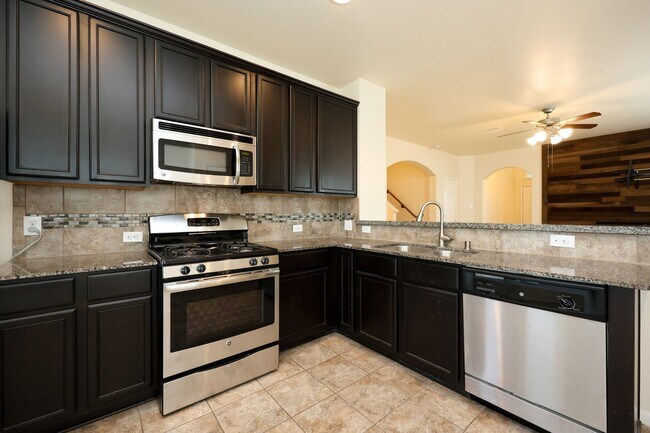 Building Photo - 4155 Falvel Cove Dr