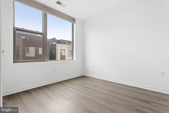 Building Photo - 3121 Beachview Ln