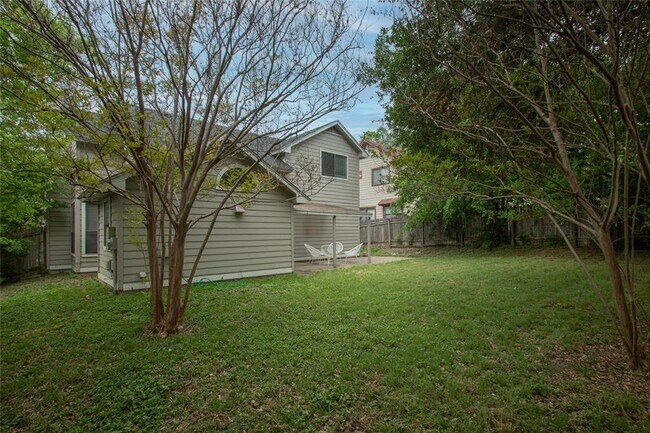 Building Photo - 2108 Warfield Way