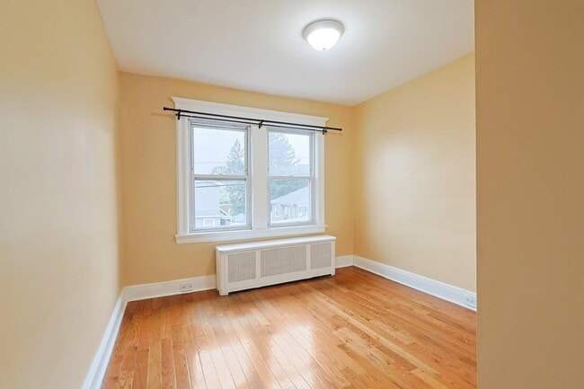 Building Photo - 711 74th St