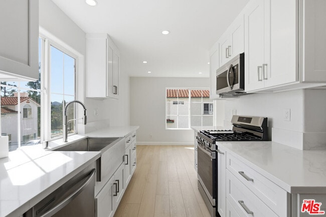 Building Photo - 359 Westlake Vista Ln