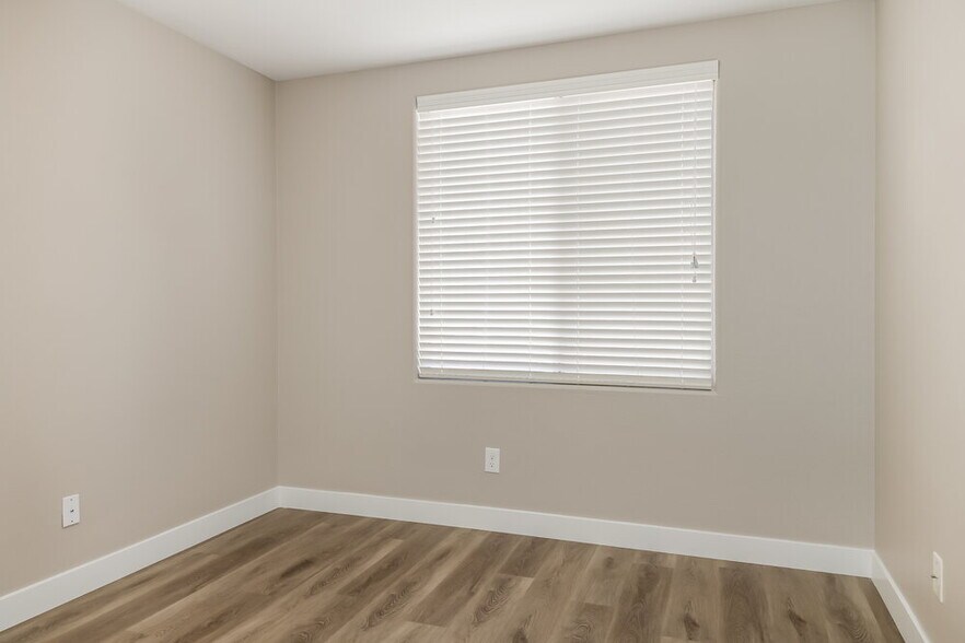 Building Photo - 5864 Cape Hatteras Ct