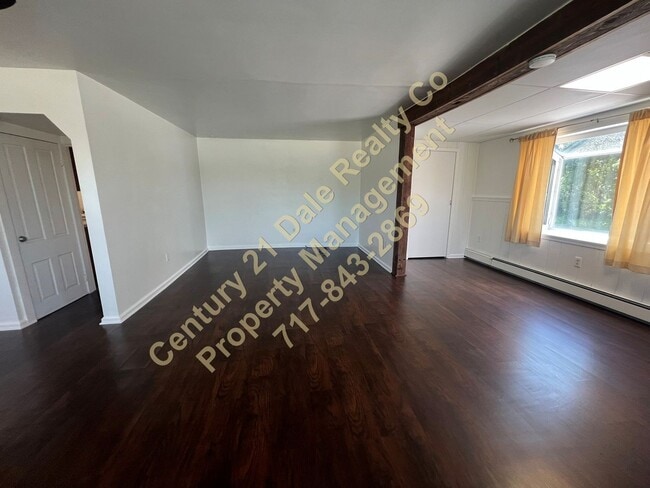 Building Photo - 3 BR, 1 Bath Home in Spring Grove School District