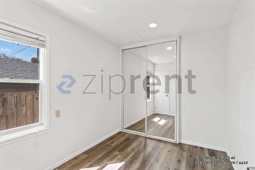 Building Photo - 5210 Sacramento Ave