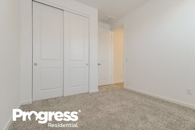 Building Photo - 5939 N 201st Ln