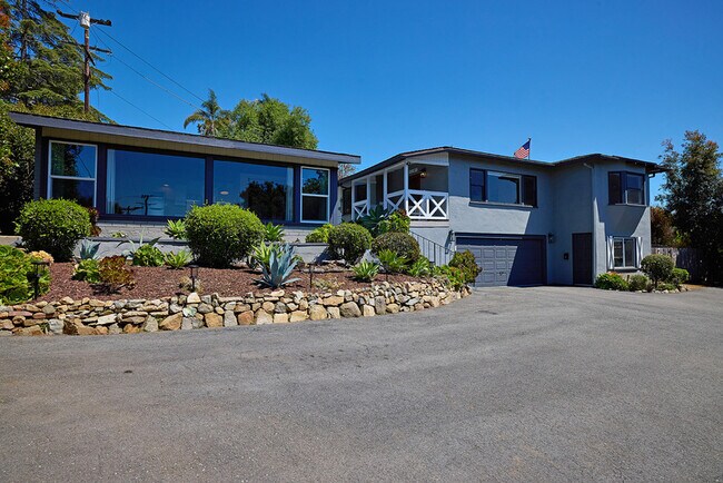Building Photo - 2136 Foothill Dr