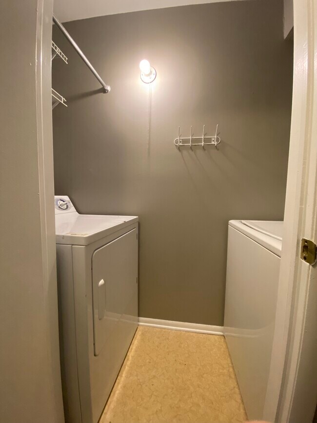 Building Photo - 803A Cypress Point Cir