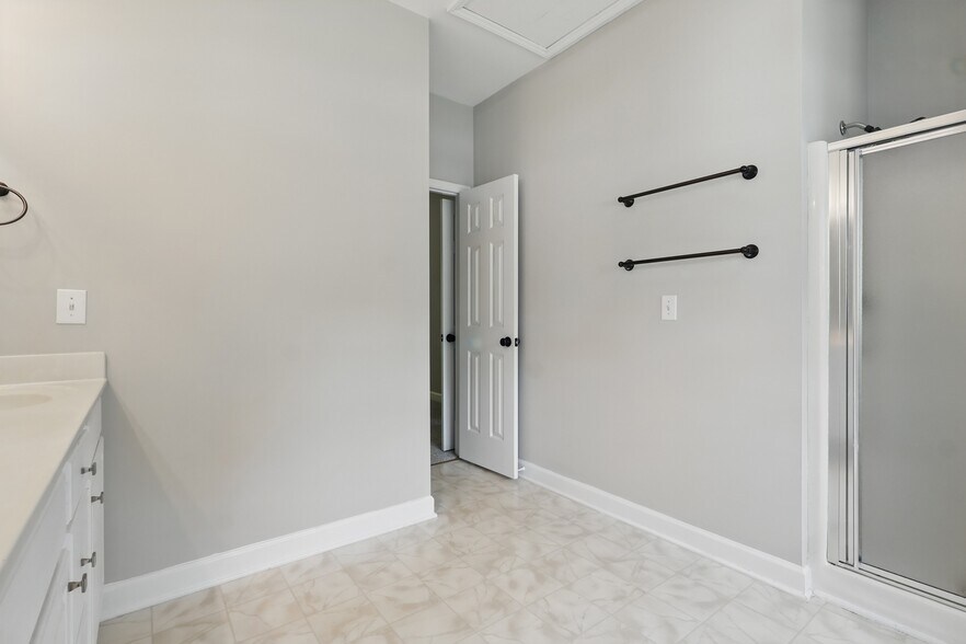 Building Photo - 4418 Gallatree Ln