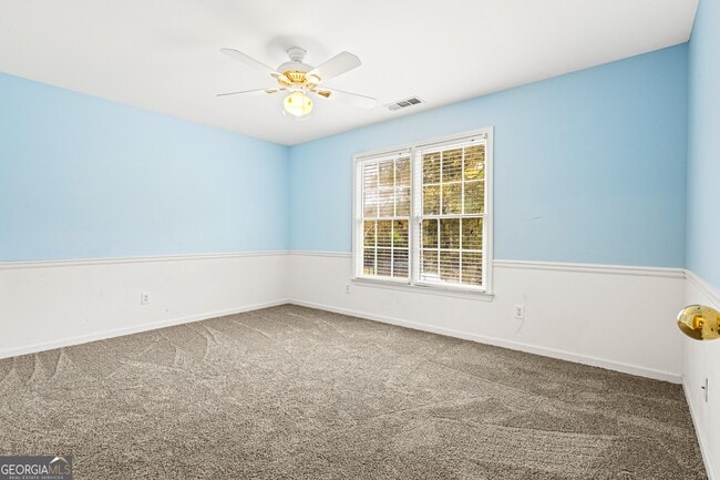 Building Photo - 4000 Hogans Mill Ln