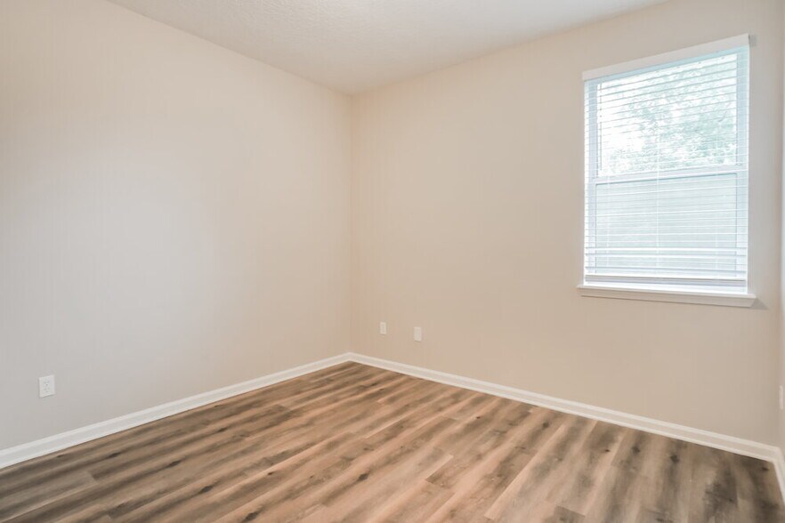 Building Photo - 183 Pine Arbor Cir
