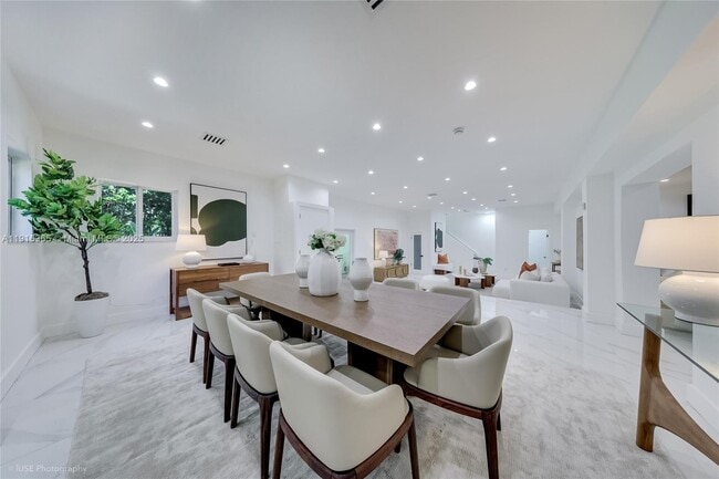 Building Photo - 871 NE 81st St