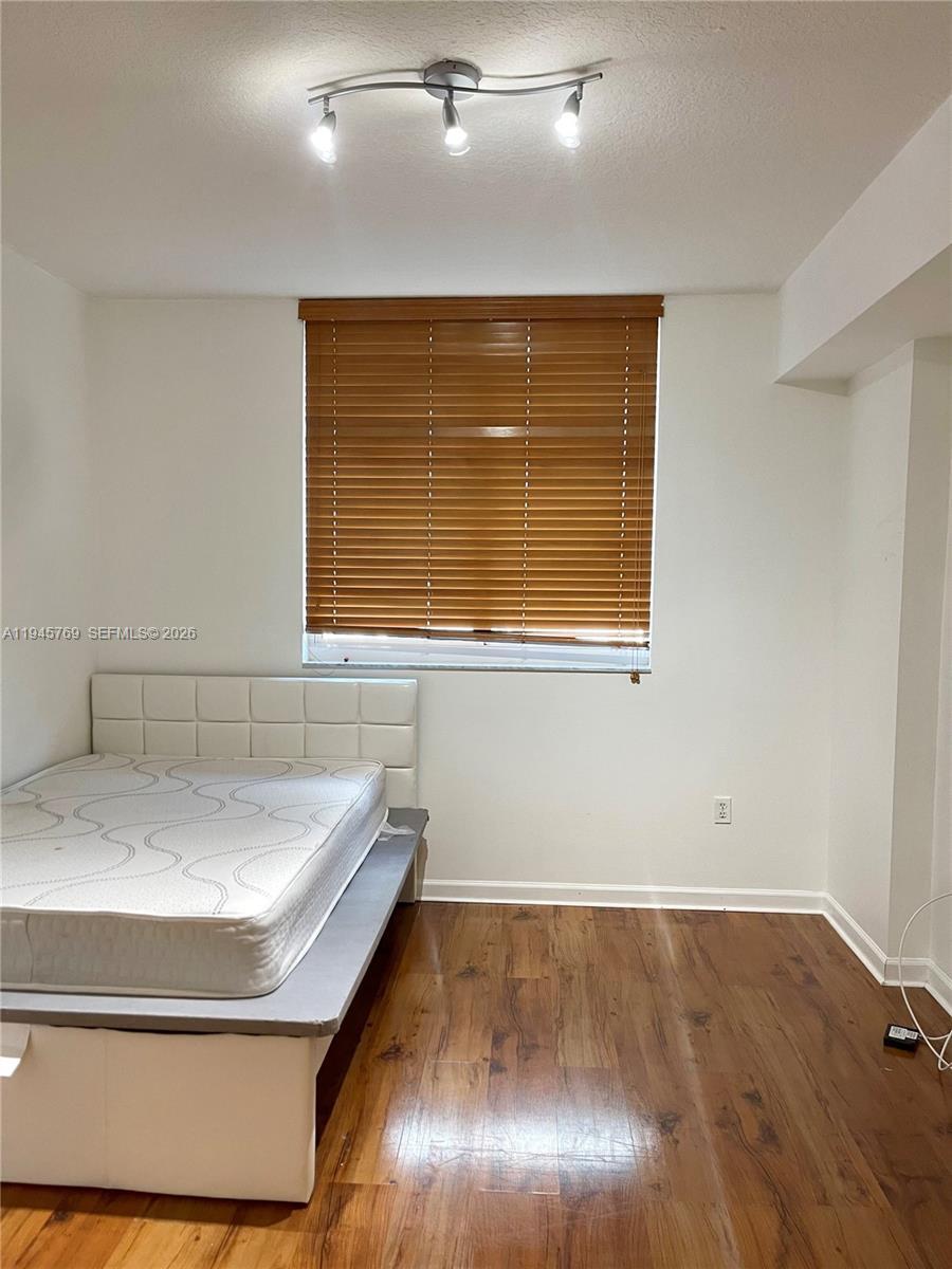 Building Photo - 18800 NE 29th Ave