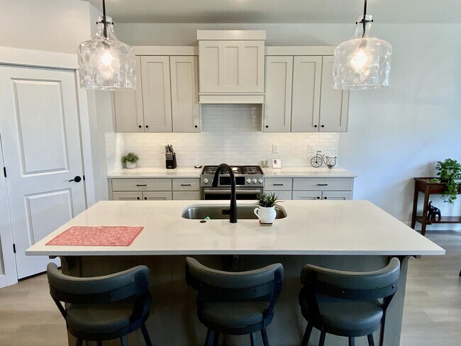 Building Photo - 3484 N Sirocco Ave