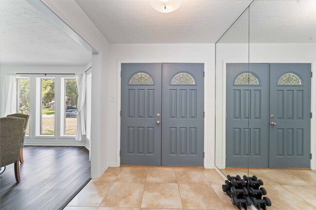 Building Photo - 12 Paintedcup Ct