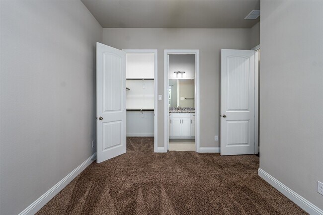 Building Photo - 764 Tallgrass Dr