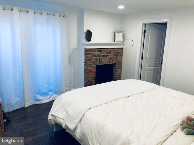 Building Photo - 8 N New St