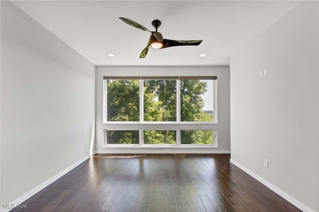 Building Photo - 18875 Riversouth Ter