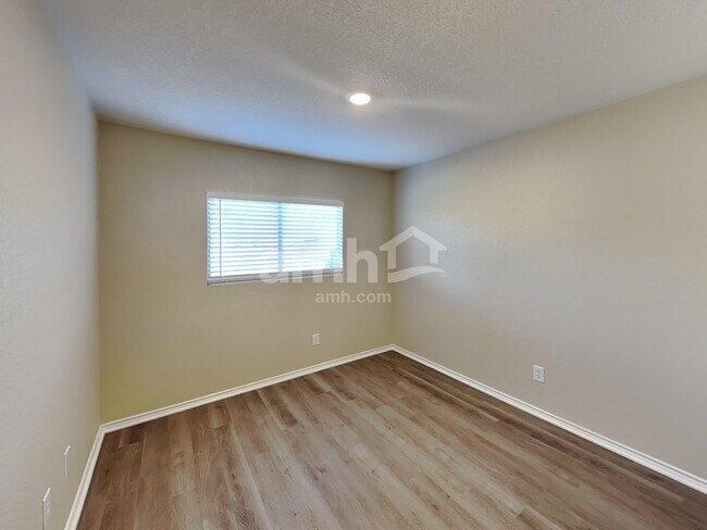 Building Photo - 3739 Hideaway Grn