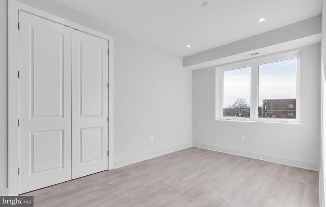 Building Photo - 839 Kennedy St NW