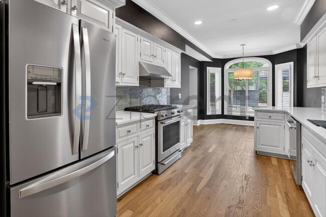 Building Photo - 3638 Peachtree Rd NE