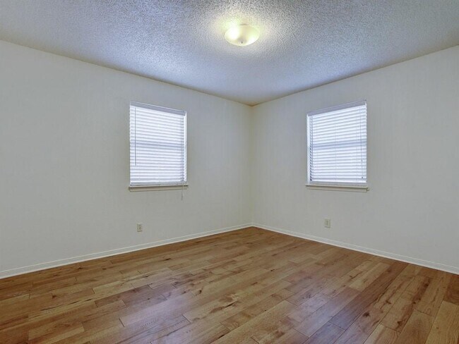 Building Photo - 4703 Rosedale Ave