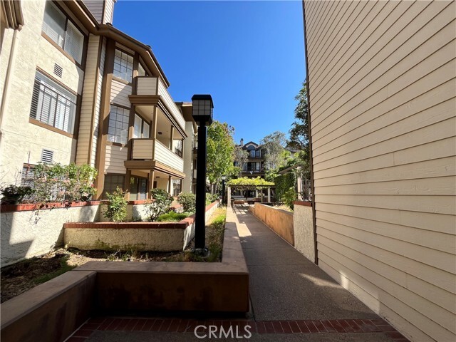Building Photo - 2567 Plaza del Amo