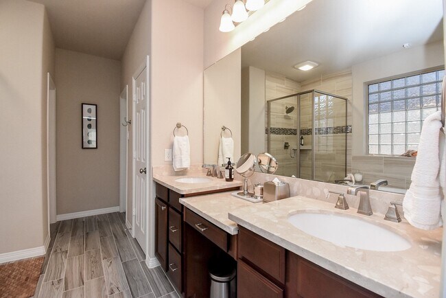 Building Photo - 22126 Grand Mist Dr