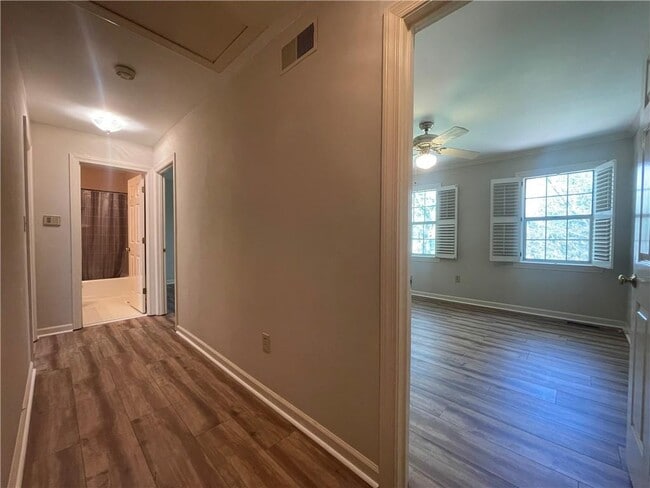 Building Photo - 1160 Old Windsor Pkwy