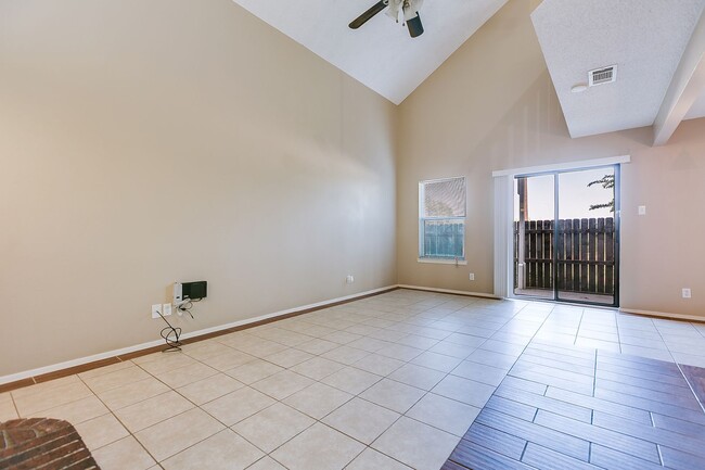 Building Photo - COMING JANUARY 2026 - Spacious 2-Bedroom Townhome with River View!