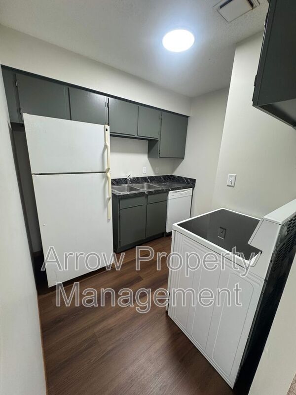 Building Photo - 924 Garfield St