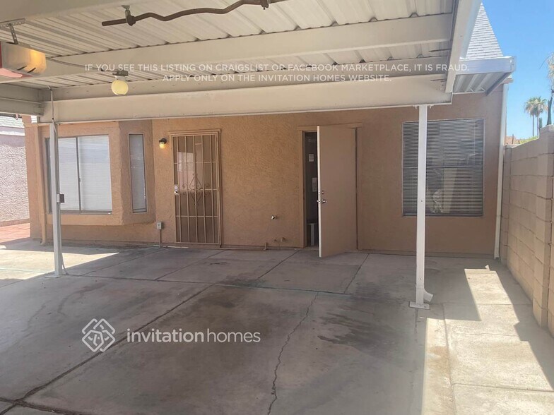 Building Photo - 2142 W Monona Dr