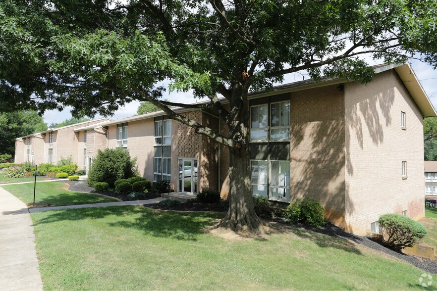 York Apartments 2000 Maplewood Dr York PA 17403 Apartment Finder