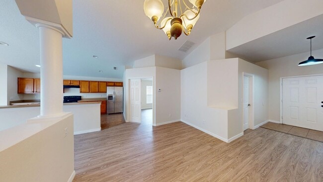 Building Photo - Beautiful 4Bed/ 2Bath Home in Doral Pointe...