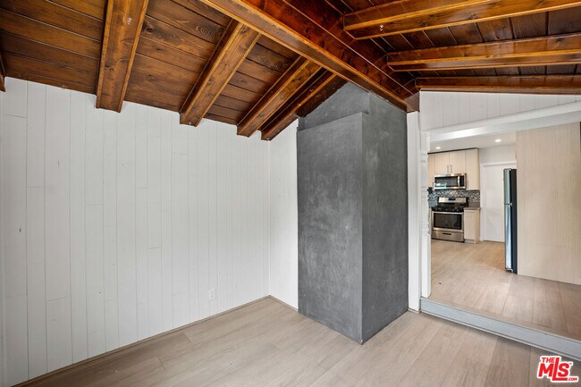 Building Photo - 22937 Dolorosa St