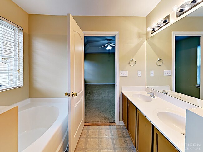 Building Photo - 7105 Angela Marie Ct