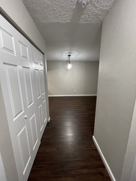 Building Photo - 2920 SE 53rd Ct