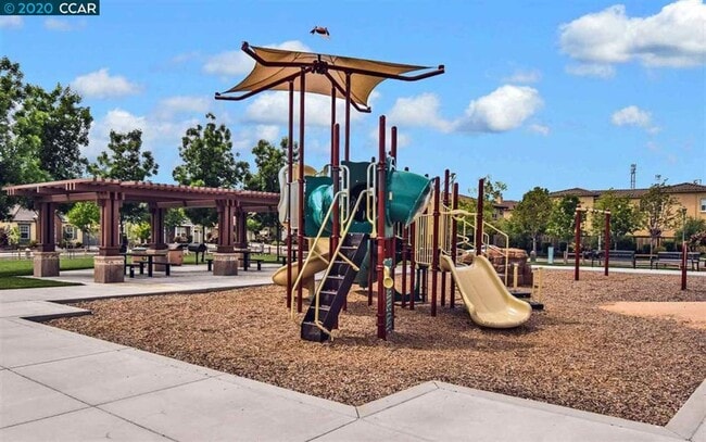 Building Photo - $3,990 - 4 BR - GORGEOUS SAN RAMON HOME IN...