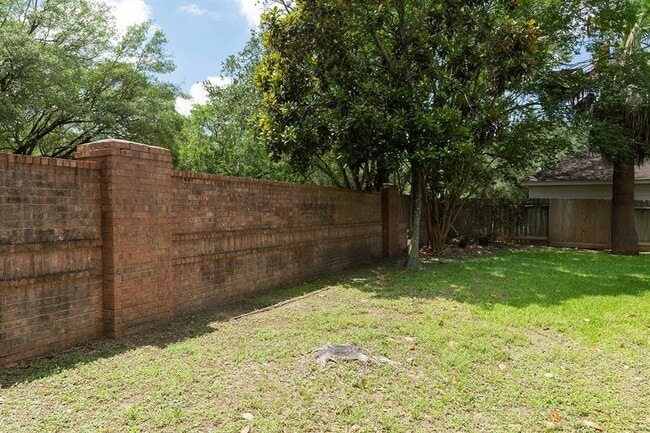 Building Photo - 2439 Shelby Park Dr