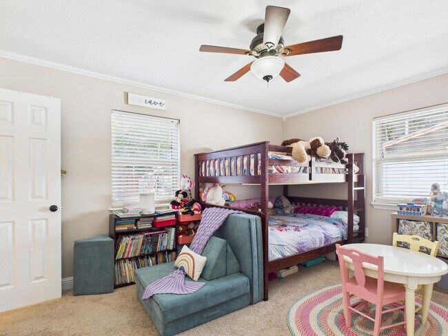 Building Photo - 38 Cape Dr NW