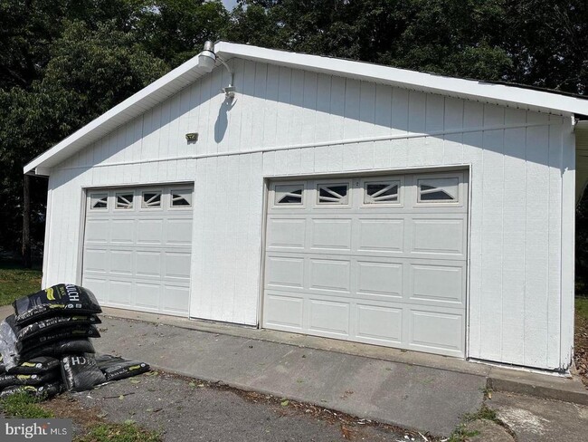 Building Photo - 2680 Northwestern Pike