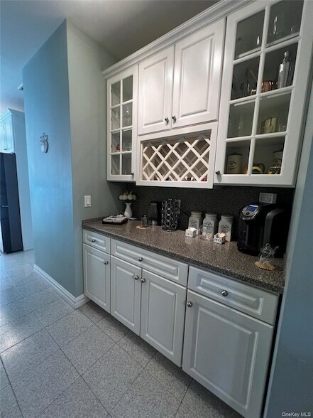 Building Photo - 6 Kara Ct