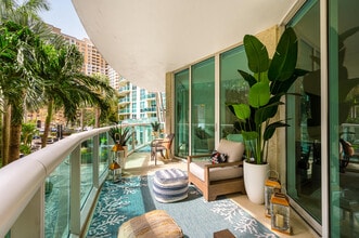 Building Photo - 347 N New River Dr E