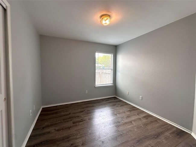 Building Photo - 202 Lucky Clover Ln