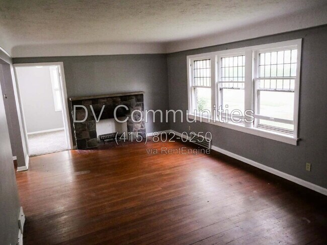 Building Photo - 1504 Sherbrook Rd