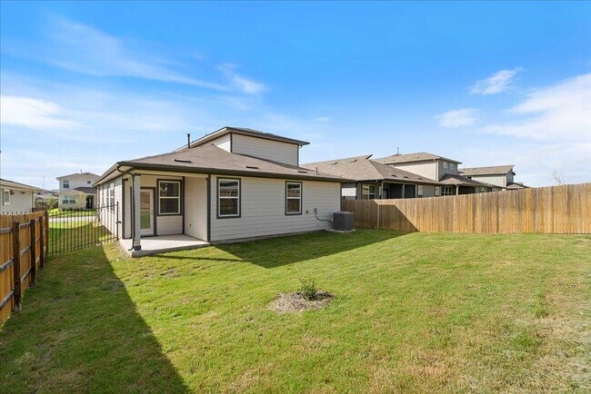 Building Photo - 7410 Sagira Path